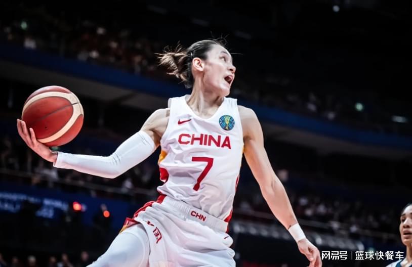 开云体育app下载-女篮晋级世界杯后遭质疑！前队长吐槽集训太长了：宫鲁鸣太老套了