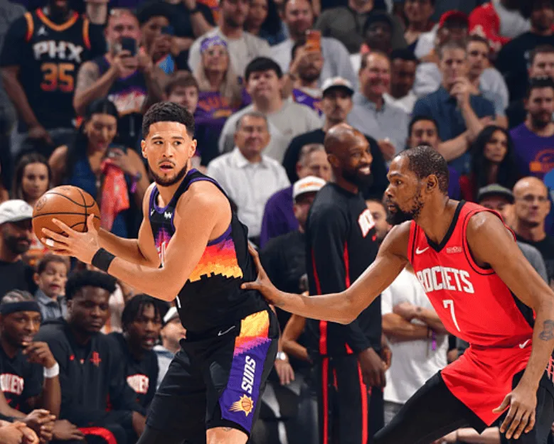 开云app-杜兰特拿到24分&amp;amp;布克空砍31分，杜兰特生涯面对布克11胜2负